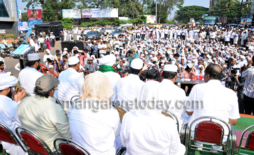 stage protest 3